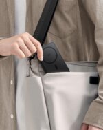 batterie-externe-sans-fil-magsafe-compacte.jpg